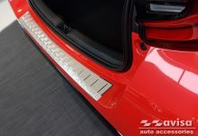 Ochranná lišta hrany kufru Toyota Yaris 2020- (matná) (1)