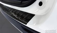 Ochranná lišta hrany kufru Suzuki Vitara 2015- (tmavá, matná) (4)
