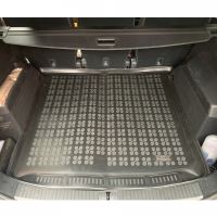 Gumová vana do kufru VW Touran 2015-2026 (5 i 7 míst, horní dno) (1)