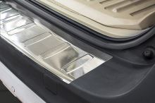 Ochranná lišta hrany kufru Volvo XC70 2013-2016 (matná) (1)