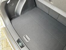 Gumová vana do kufru Hyundai Kona 2023- (horní dno) (4)