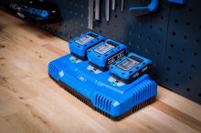 Vícenásobná nabíjecí stanice 18 V, 3 × 2,5 A BGS 7385 (2)