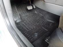 Gumové autokoberce Ford Focus 2004-2011 (oválné fixace) (6)