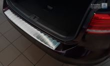 Ochranná lišta hrany kufru VW Passat 2015-2023 (combi, matná) (1)
