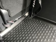 Gumová vana do kufru VW Caddy 2004-2020 (5 míst) (4)