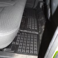 Gumové autokoberce Renault Trafic 2014- (2. řada, topení) (1)