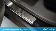 Prahové lišty Mitsubishi Outlander 2012-2022 (carbonová fólie) (1)