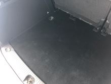 Gumová vana do kufru VW Caddy 2021- (5 míst) (5)