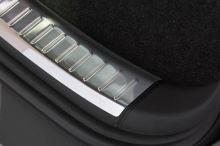 Ochranná lišta hrany kufru VW Tiguan 2007-2015 (matná) (2)