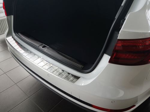 Ochranná lišta hrany kufru Audi A4 2016-2024 (combi, matná)
